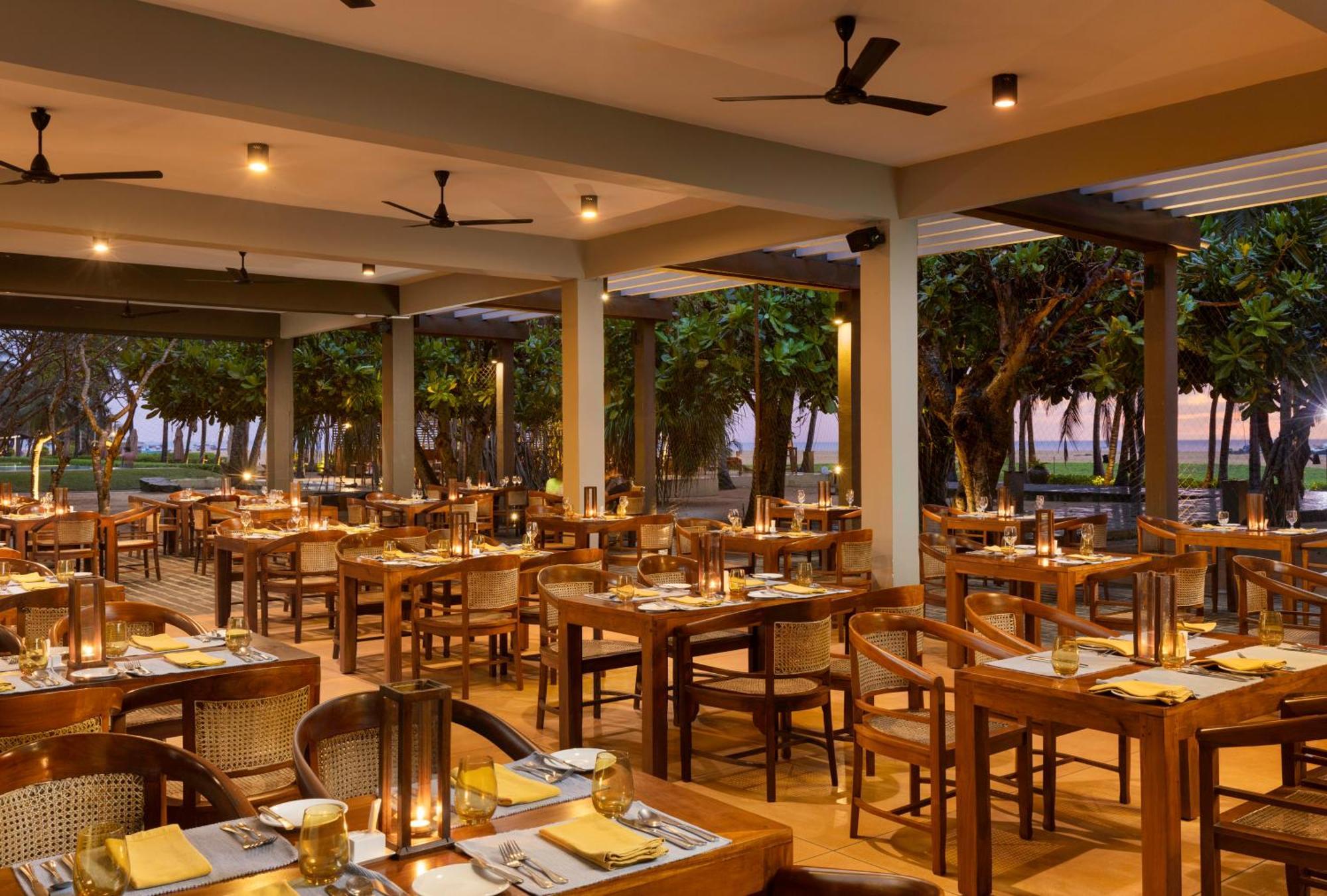 Jetwing Beach Negombo Exterior photo